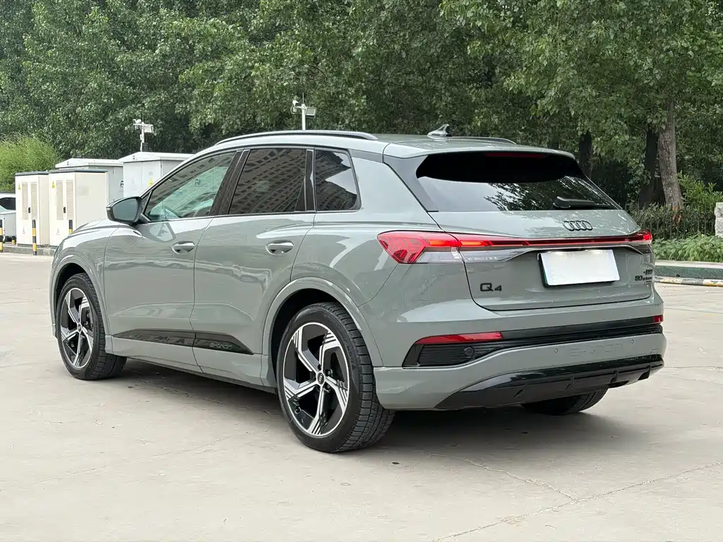 Audi Q4 e-tron 2024 50 e-tron quattro