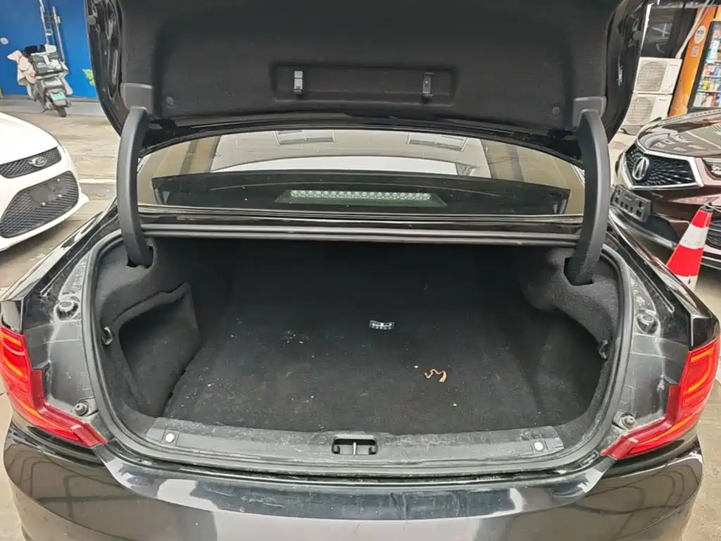 Volvo S90 — миниатюра 19
