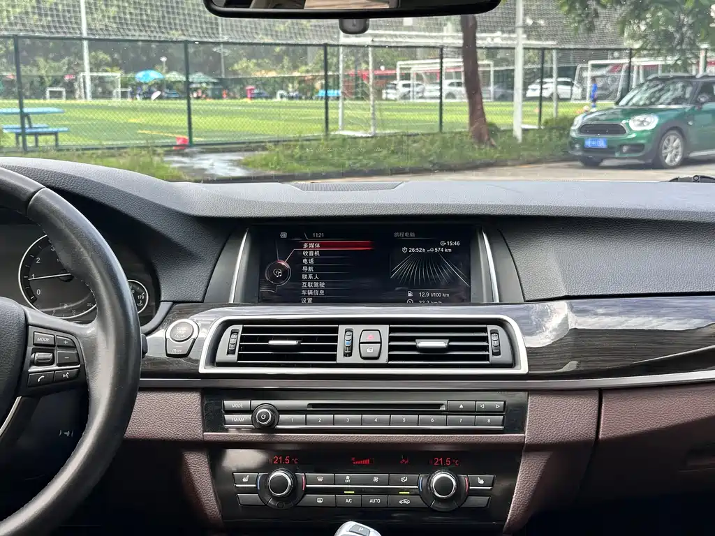 BMW 5 Series — миниатюра 14
