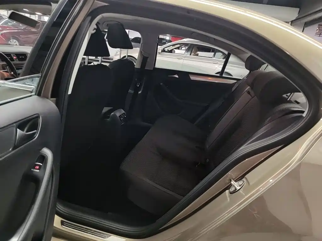 Volkswagen Sagitar — миниатюра 17