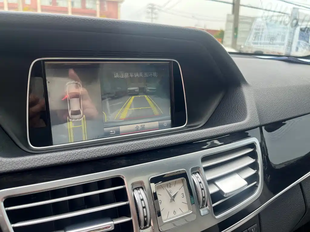 Mercedes-Benz E-Class — миниатюра 18