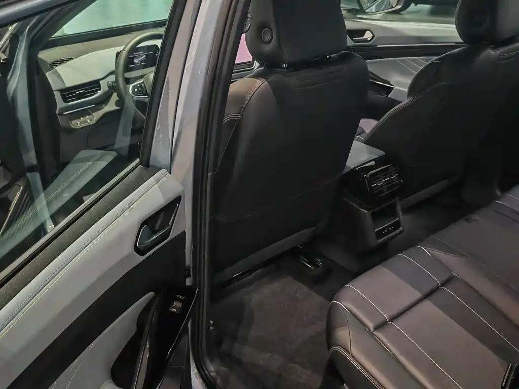 Volkswagen ID.4 X 2025 Smart