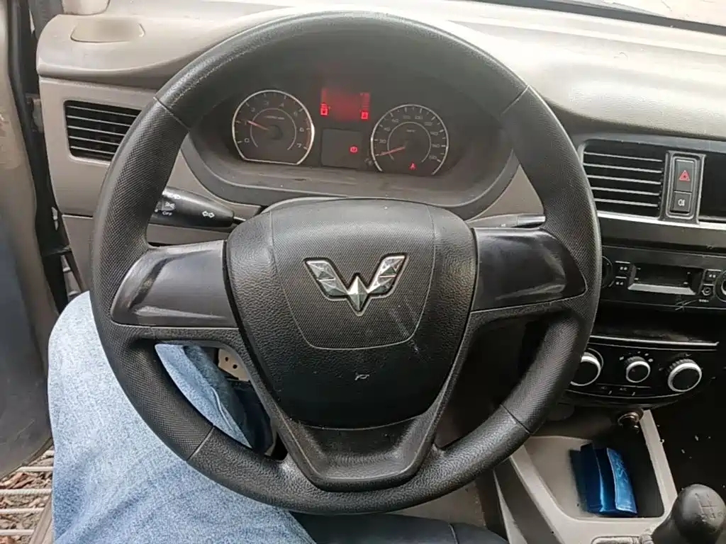 Wuling Rongguang V — миниатюра 11
