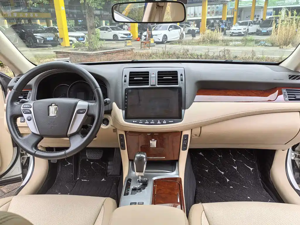 Toyota Crown — миниатюра 7