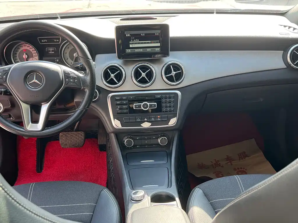 Mercedes-Benz GLA (Import) — миниатюра 14