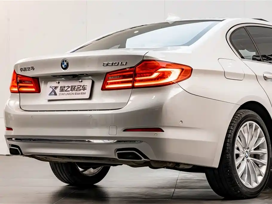 BMW 5 SERIES