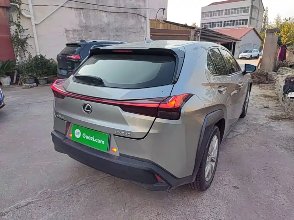 Lexus UX — миниатюра 7