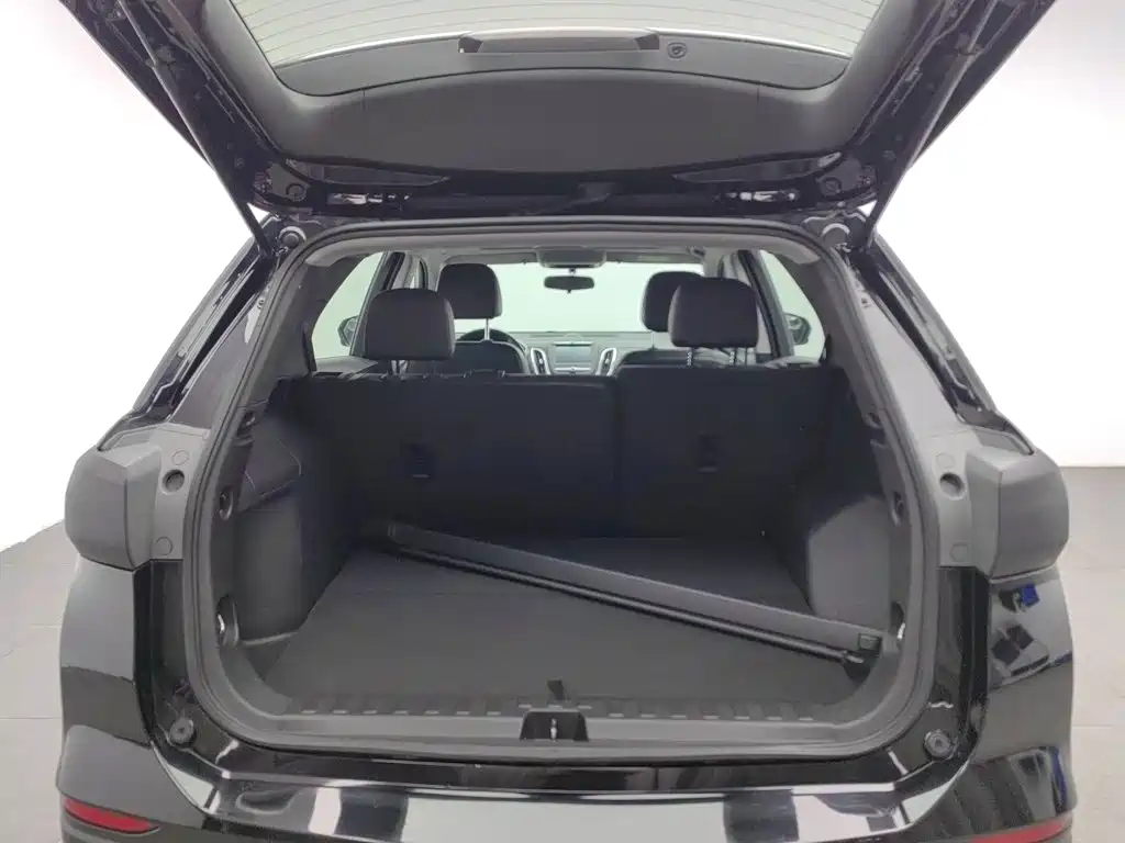 Chevrolet Equinox — миниатюра 16