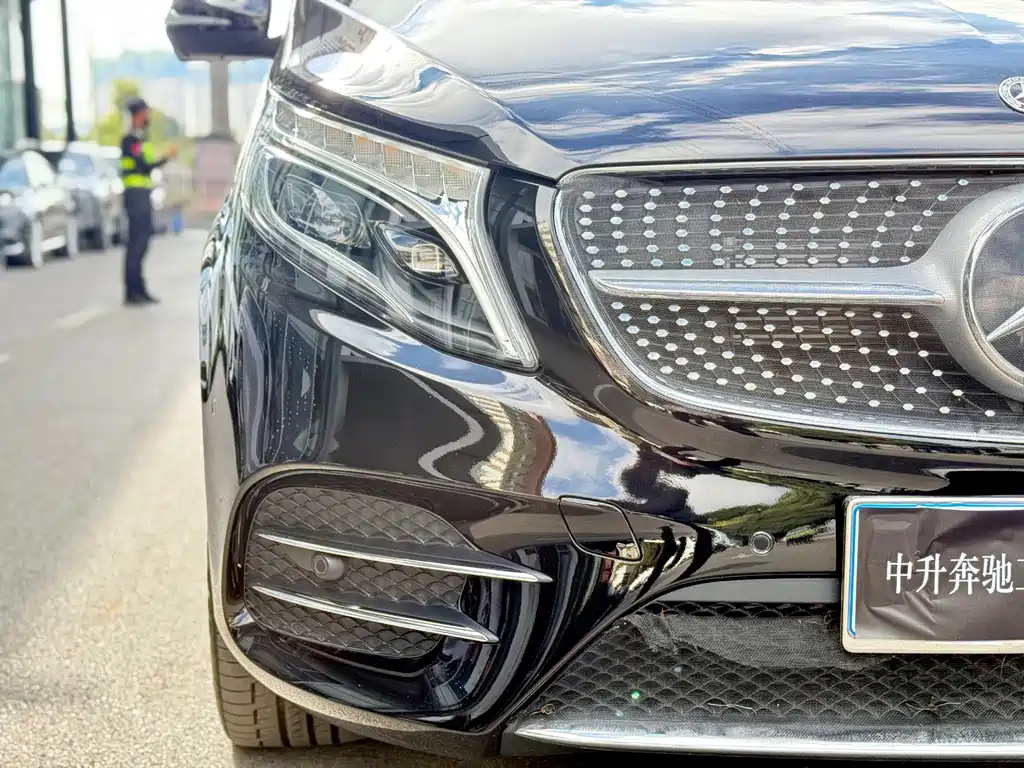Mercedes-Benz V-Class — миниатюра 11