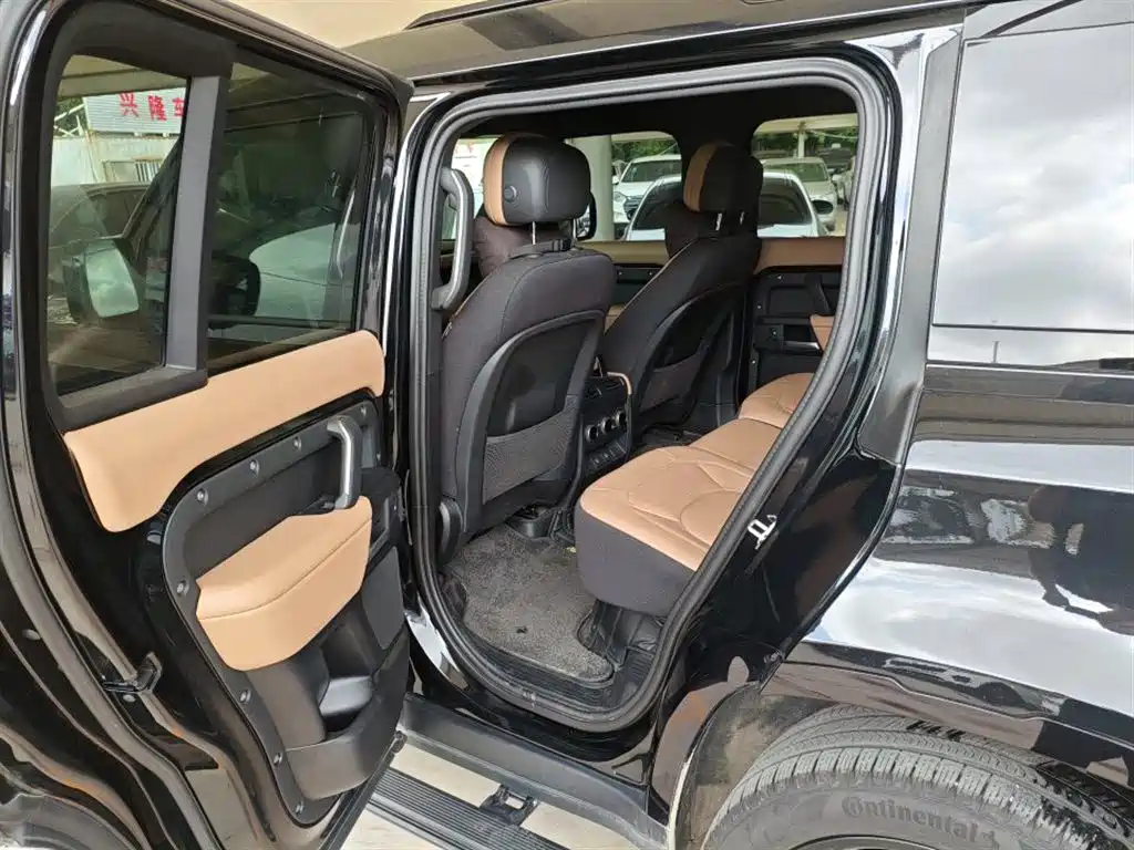 Land Rover Land Rover Defender 2025 110 3.0T P400 X-Dynamic HSE