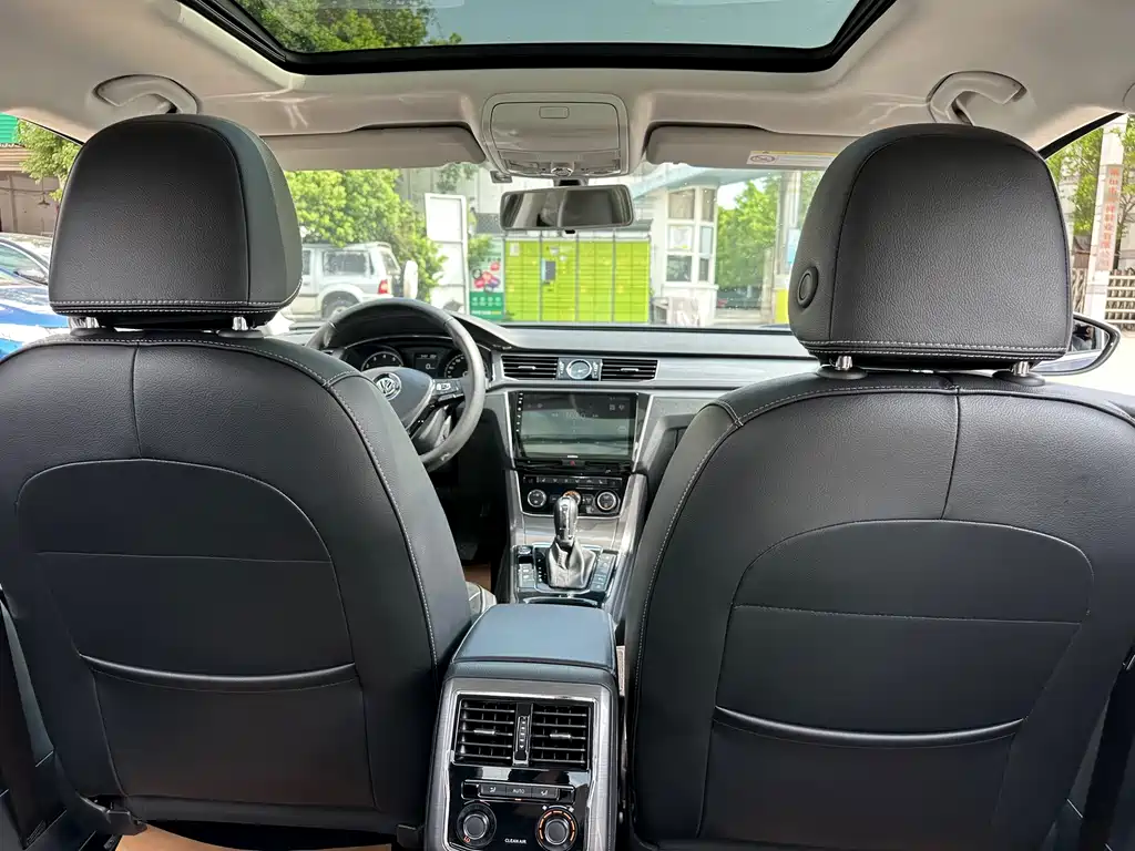 Volkswagen Passat — миниатюра 10