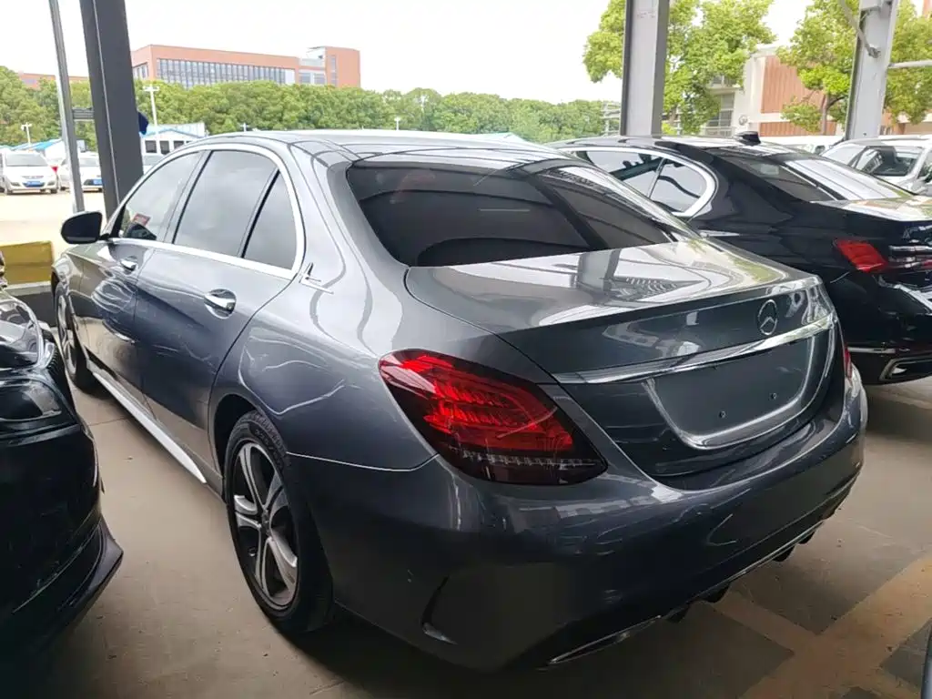 Mercedes-Benz C-Class — миниатюра 5