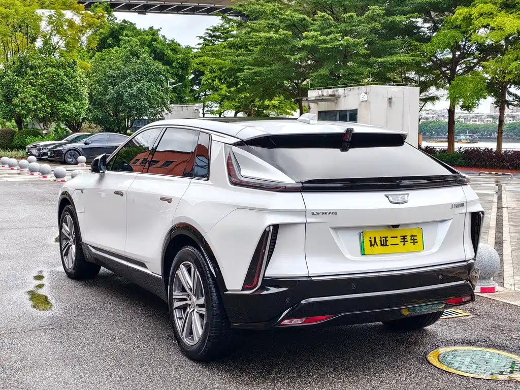 Cadillac Lyriq — миниатюра 3