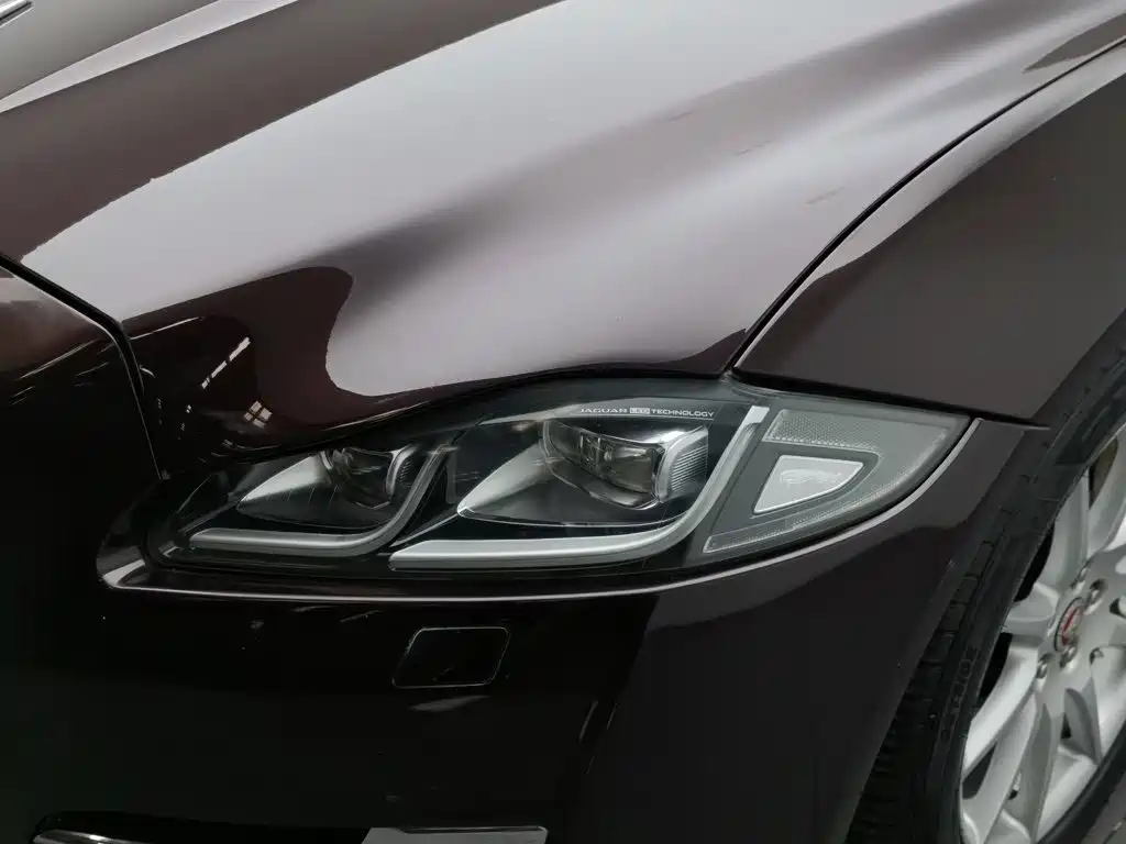 Jaguar XJ — миниатюра 7