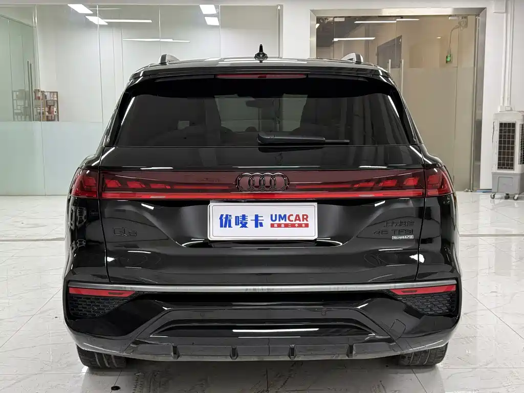 Audi Q6 2024 45 TFSI quattro 6 мест