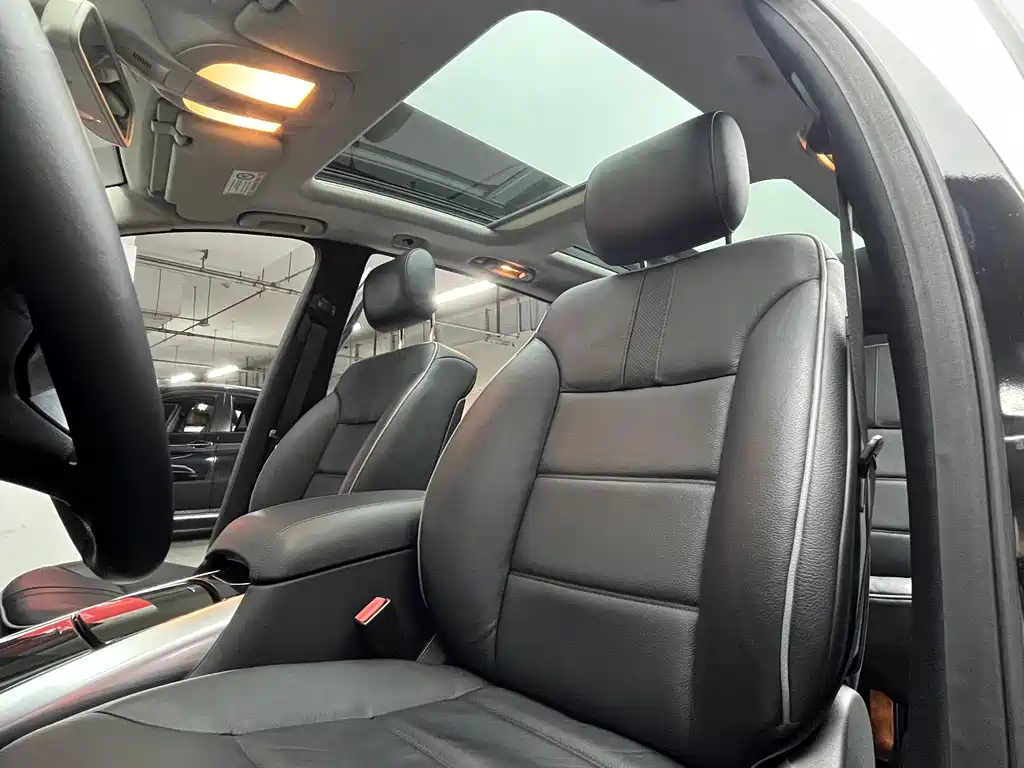 Mercedes-Benz R 2017 R 320 4MATIC