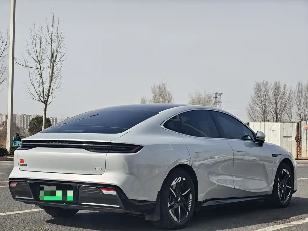 GEELY GALAXY GALAXY E8