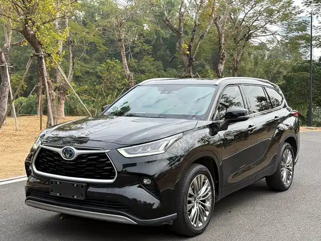 TOYOTA HIGHLANDER 2024