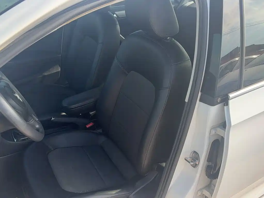 Volkswagen Santana — миниатюра 12