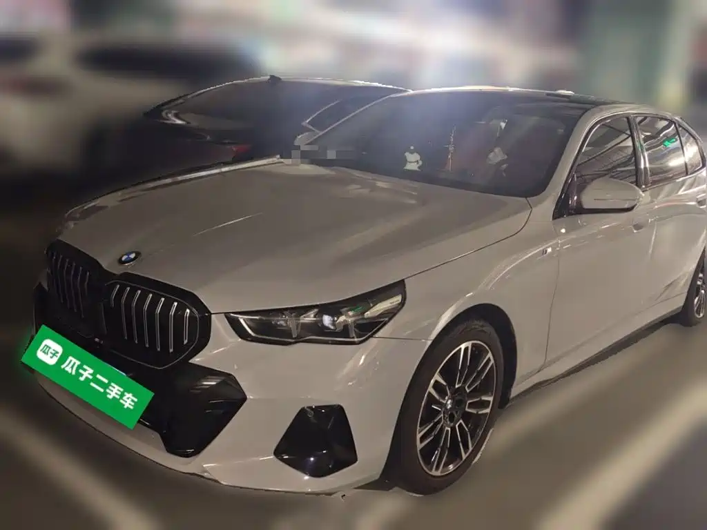 BMW 5 Series — миниатюра 2