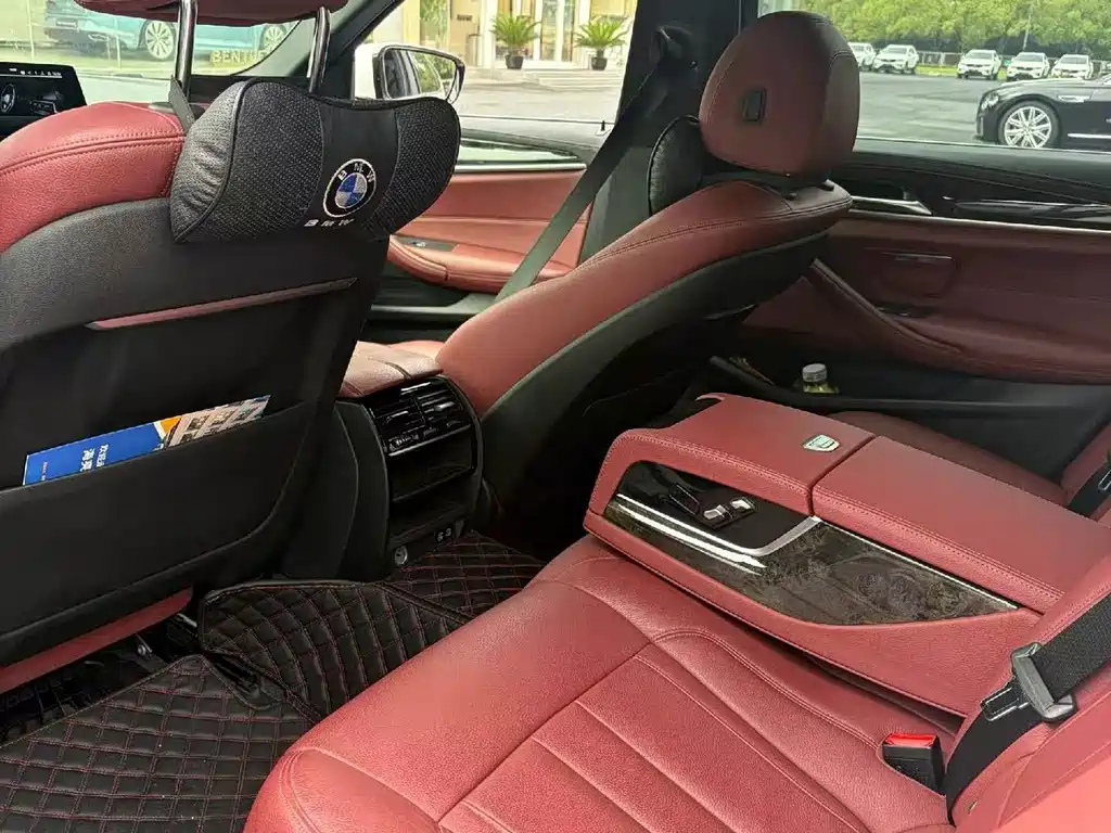 BMW 5 Series — миниатюра 3