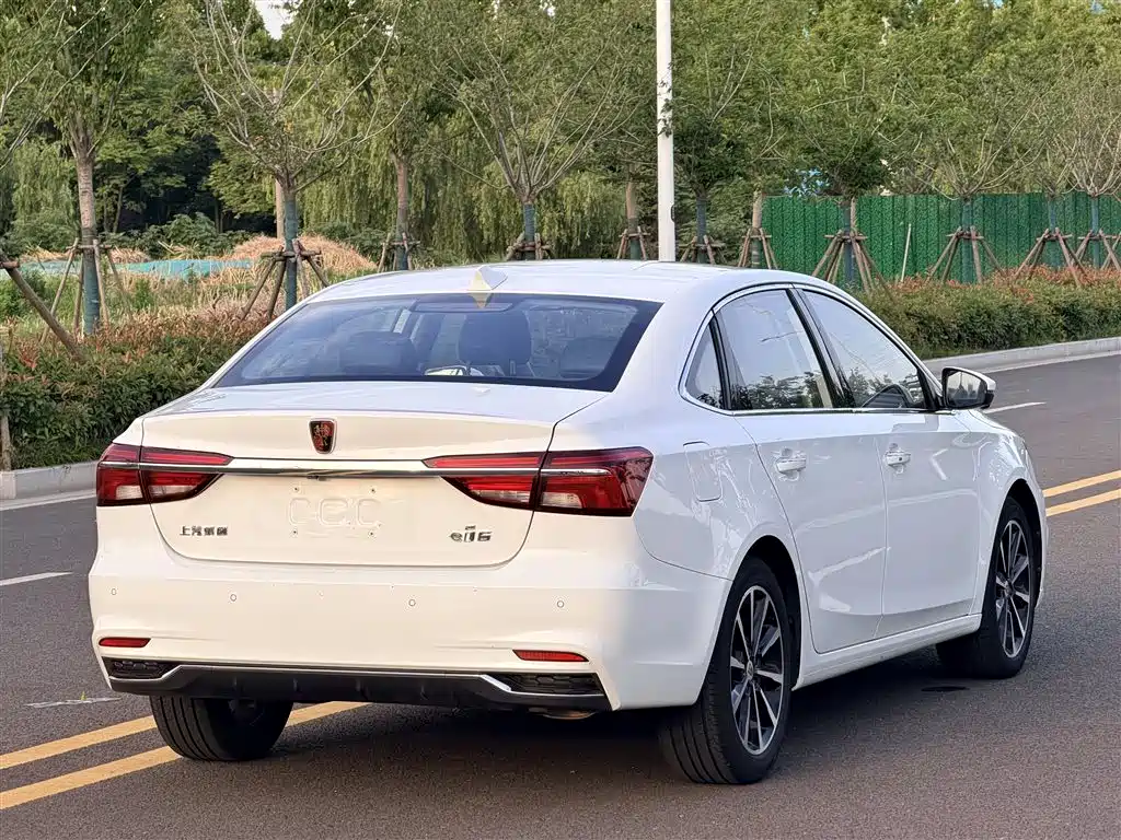 Roewe i6 New Energy - фото 7