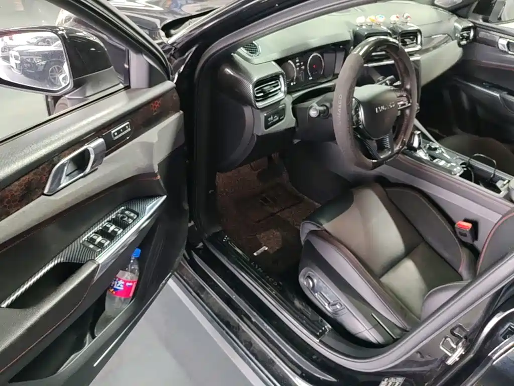 Lynk & Co 03 — миниатюра 16