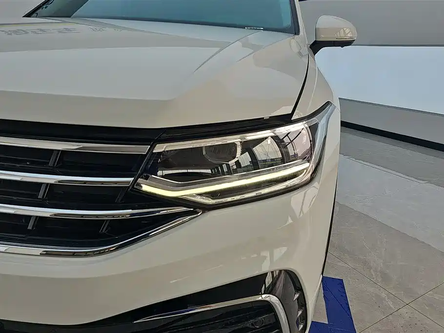 Volkswagen Tiguan L L 2024 330TSI AT R-Line
