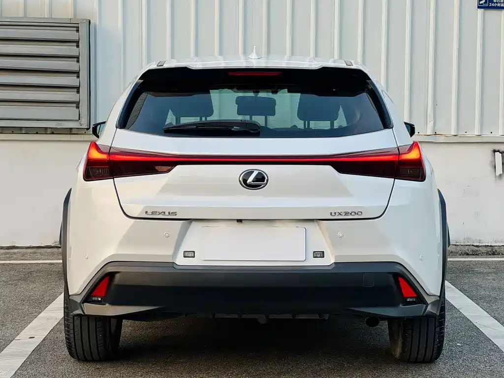 Lexus UX — миниатюра 8