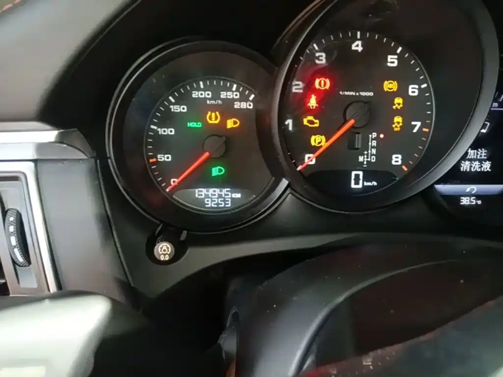 Porsche Macan — миниатюра 12