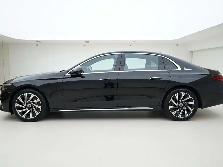 Mercedes-Benz E-Class — миниатюра 3