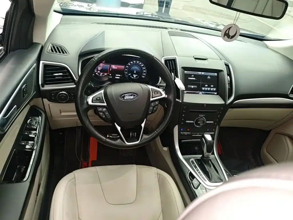Ford Edge — миниатюра 11