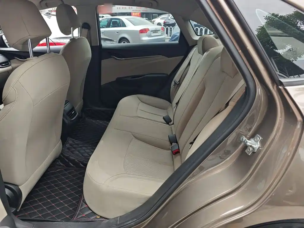 Buick Excelle — миниатюра 17