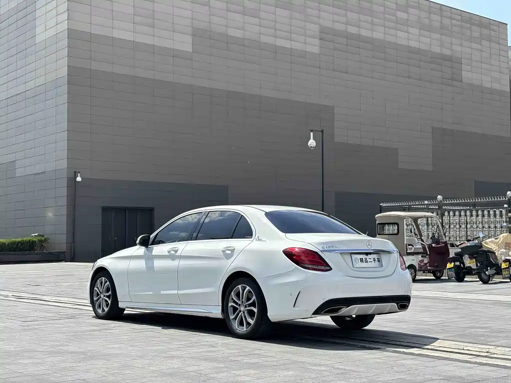 Mercedes-Benz C-Class — миниатюра 7