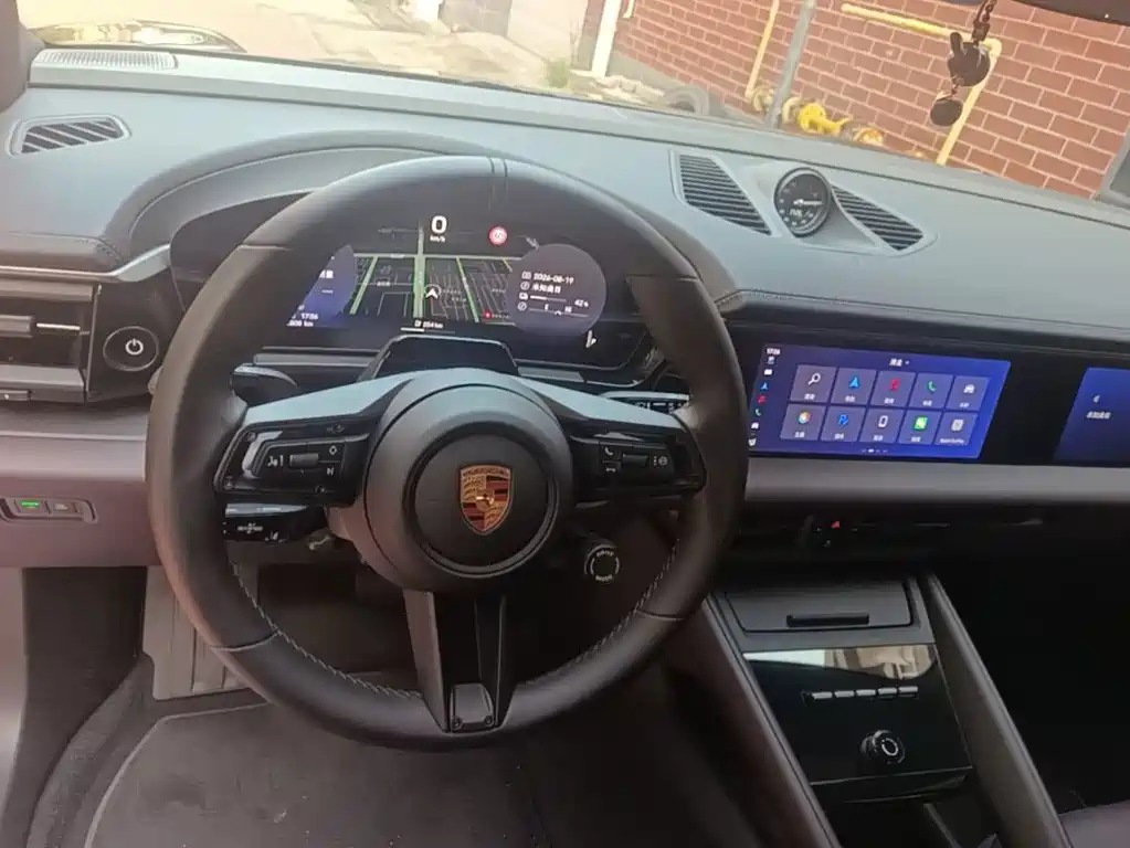 Porsche Macan EV — миниатюра 6