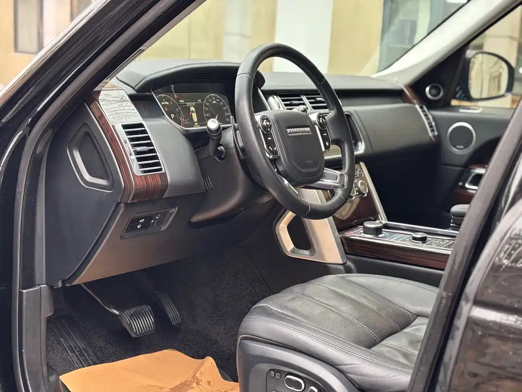 Land Rover Range Rover 2015 3.0 SC V6 Vogue SE Long Wheelbase