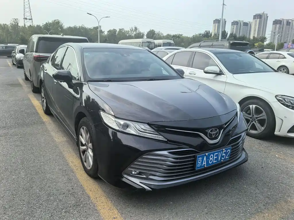 Toyota Camry — миниатюра 3