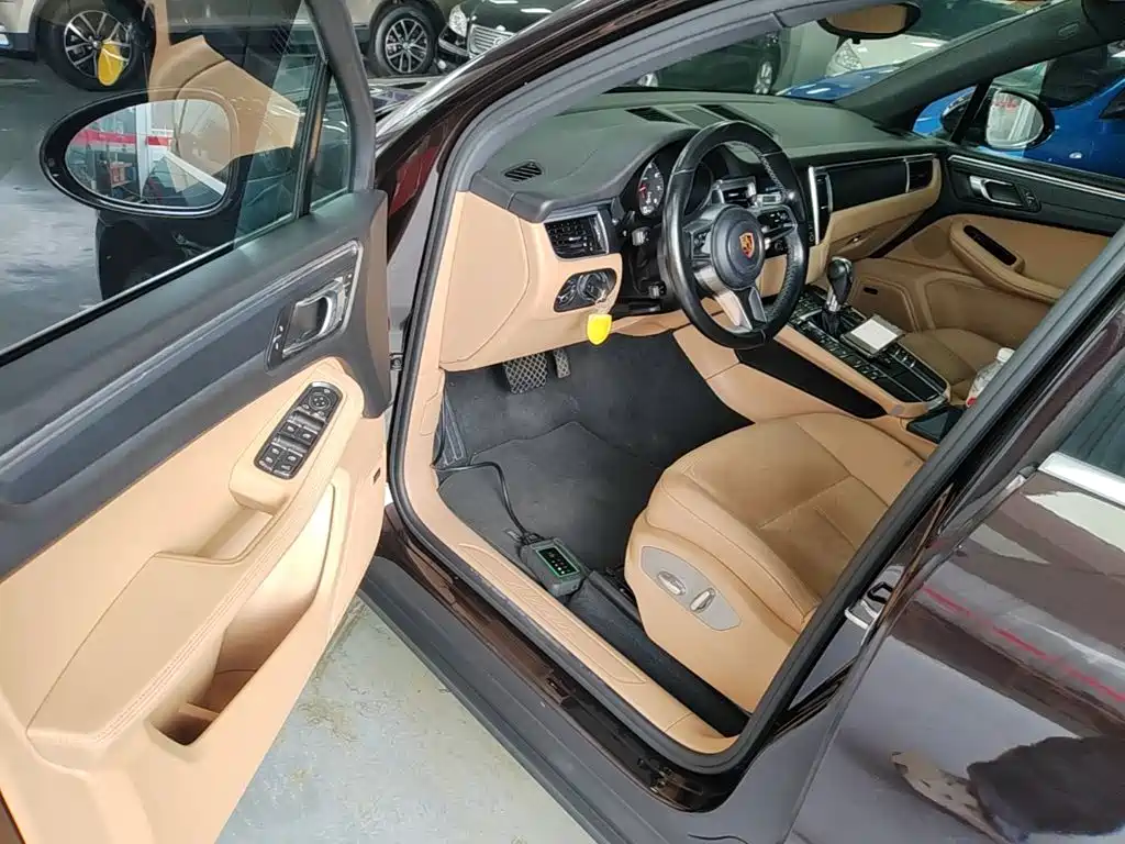 Porsche Macan — миниатюра 16