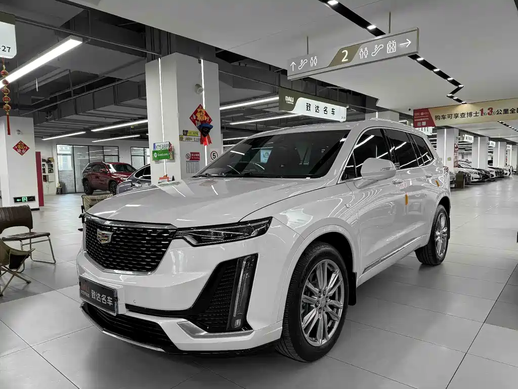 CADILLAC XT6