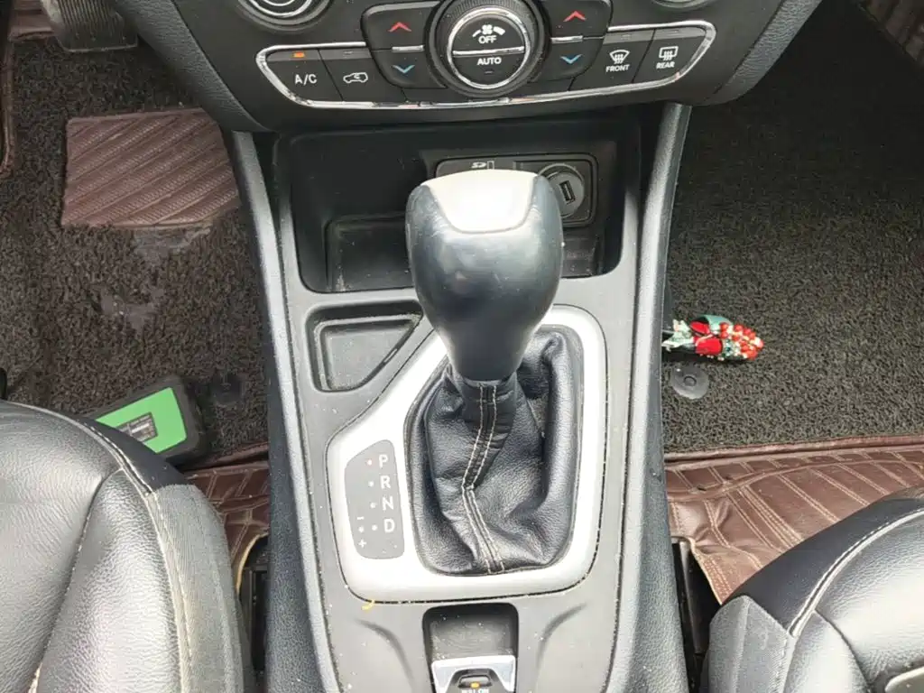 Jeep Cherokee — миниатюра 14