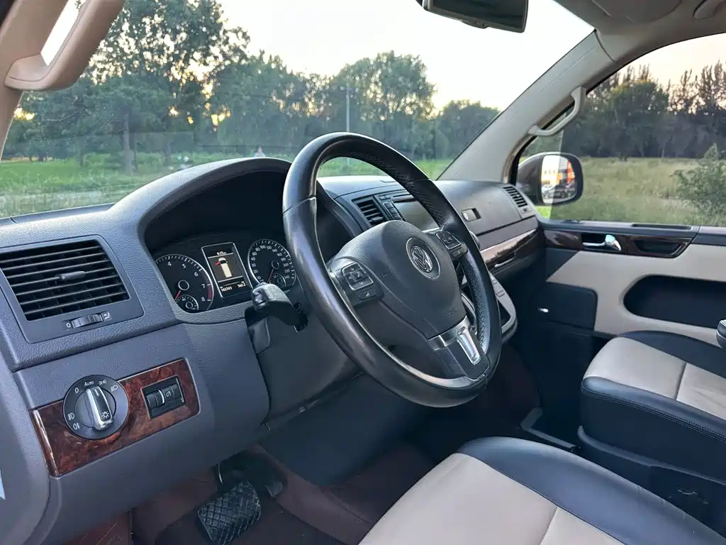 Volkswagen Multivan — миниатюра 13