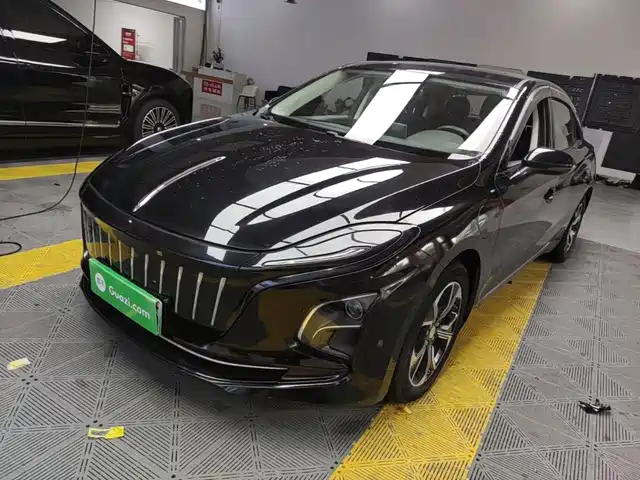 2023 Hongqi E-QM5