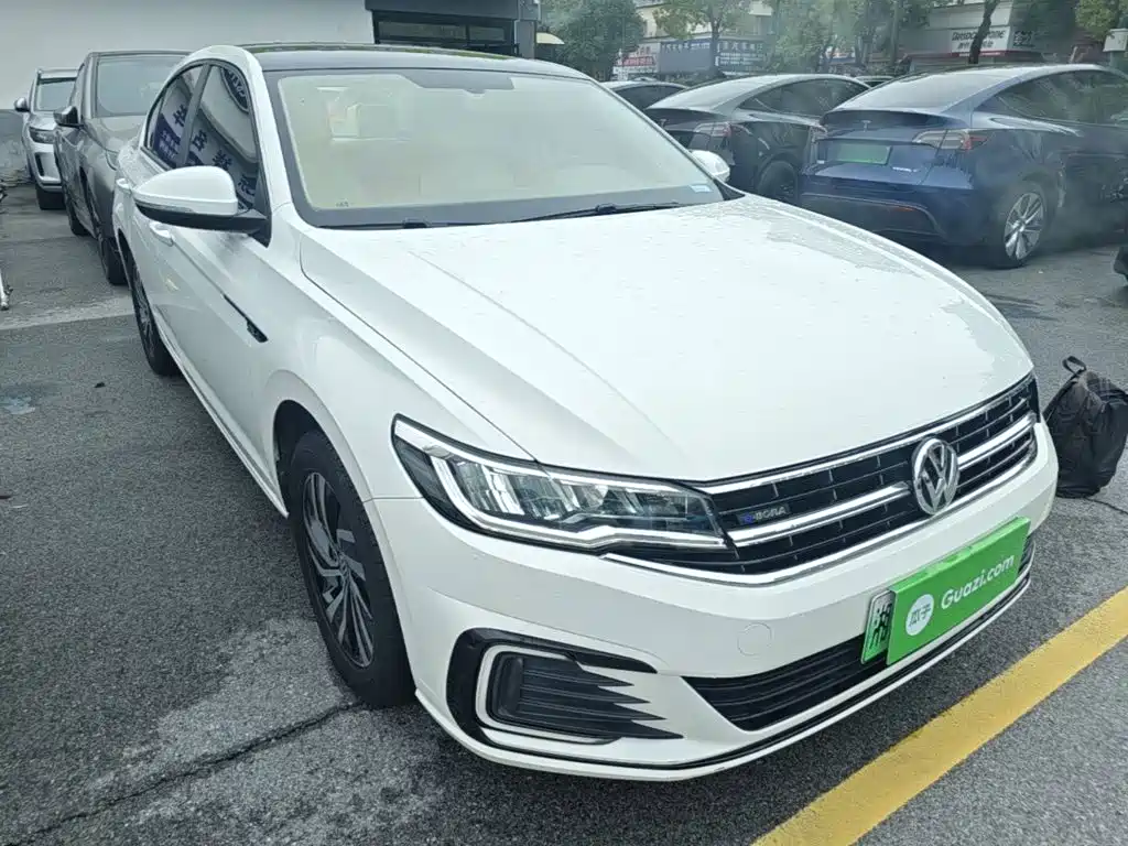Volkswagen Bora EV — миниатюра 4