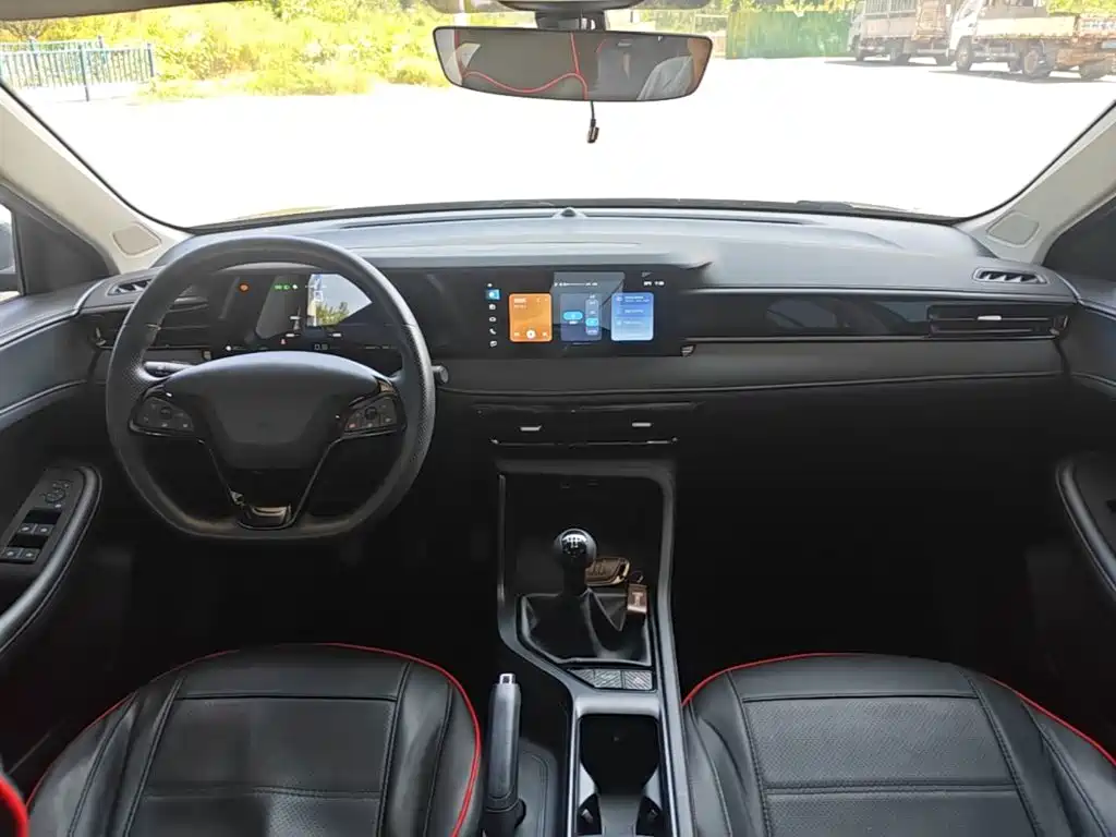 Roewe i5 — миниатюра 10