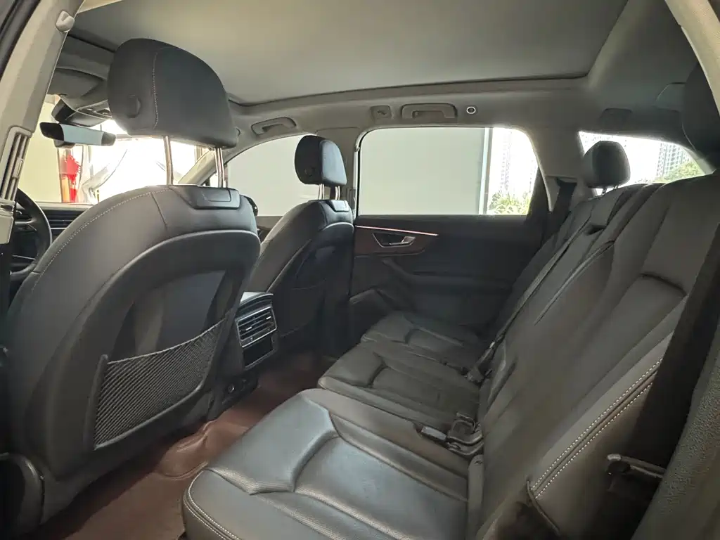 Audi Q7 — миниатюра 8