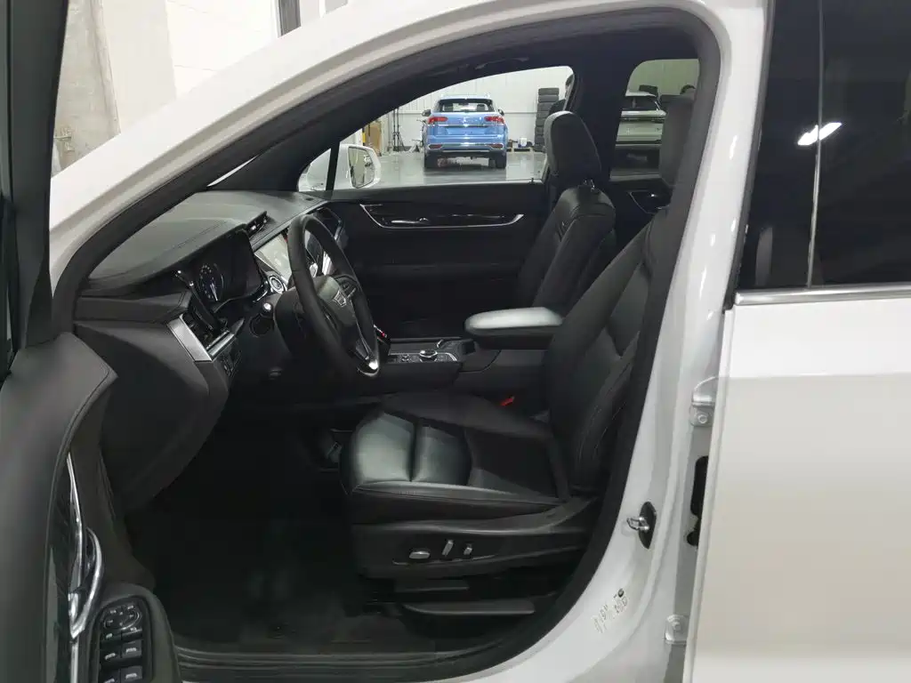 Cadillac XT6 2021 2.0T мест Luxury