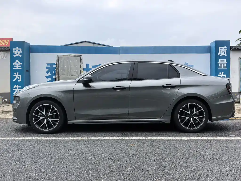 Lynk & Co 03 — миниатюра 8