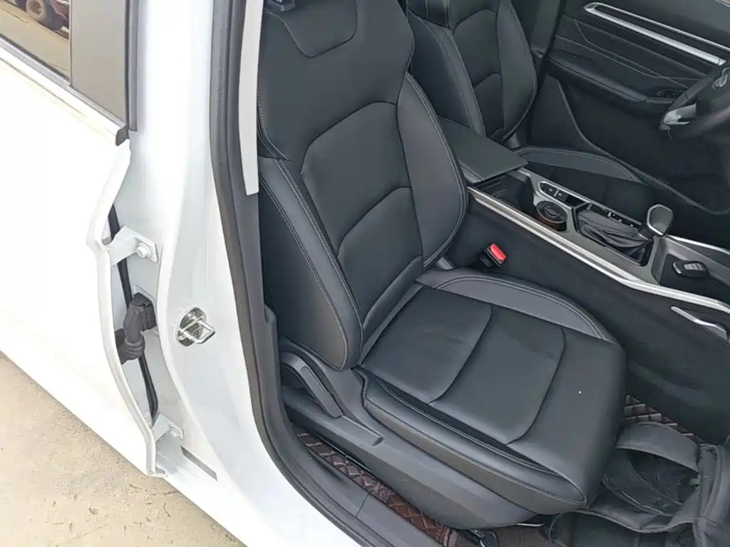 Geely Emgrand — миниатюра 25