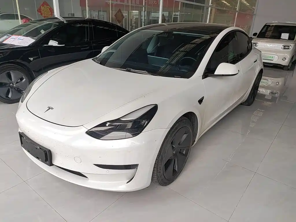 Tesla Model 3 — миниатюра 2