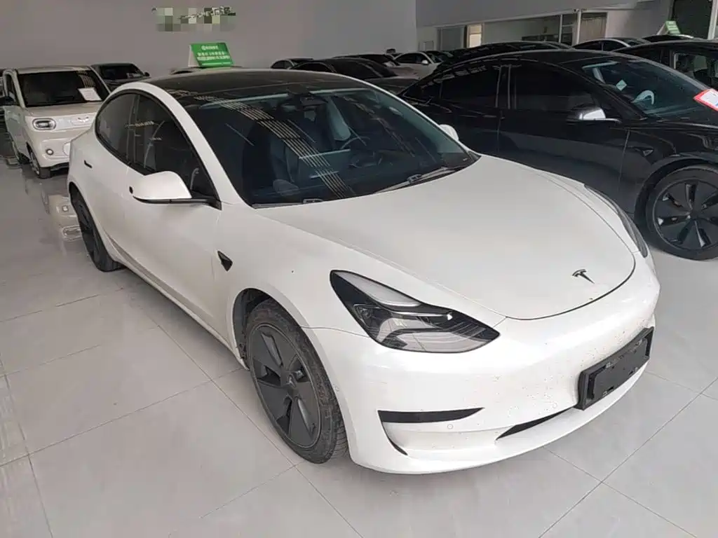Tesla Model 3 — миниатюра 4